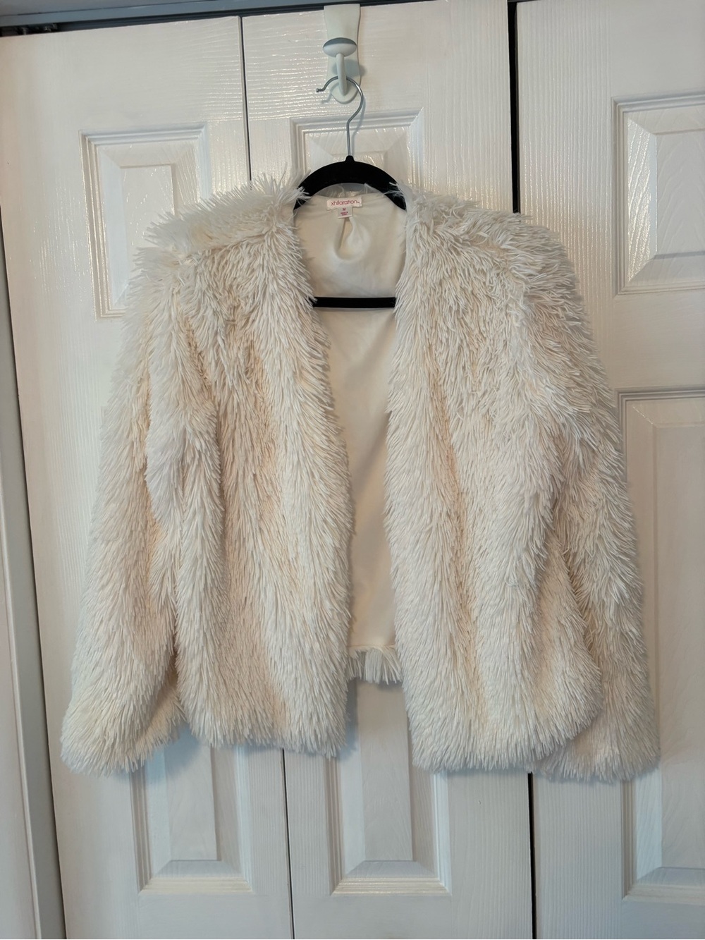 Women’s Faux Fur Jacket - Cream Cozy Coat